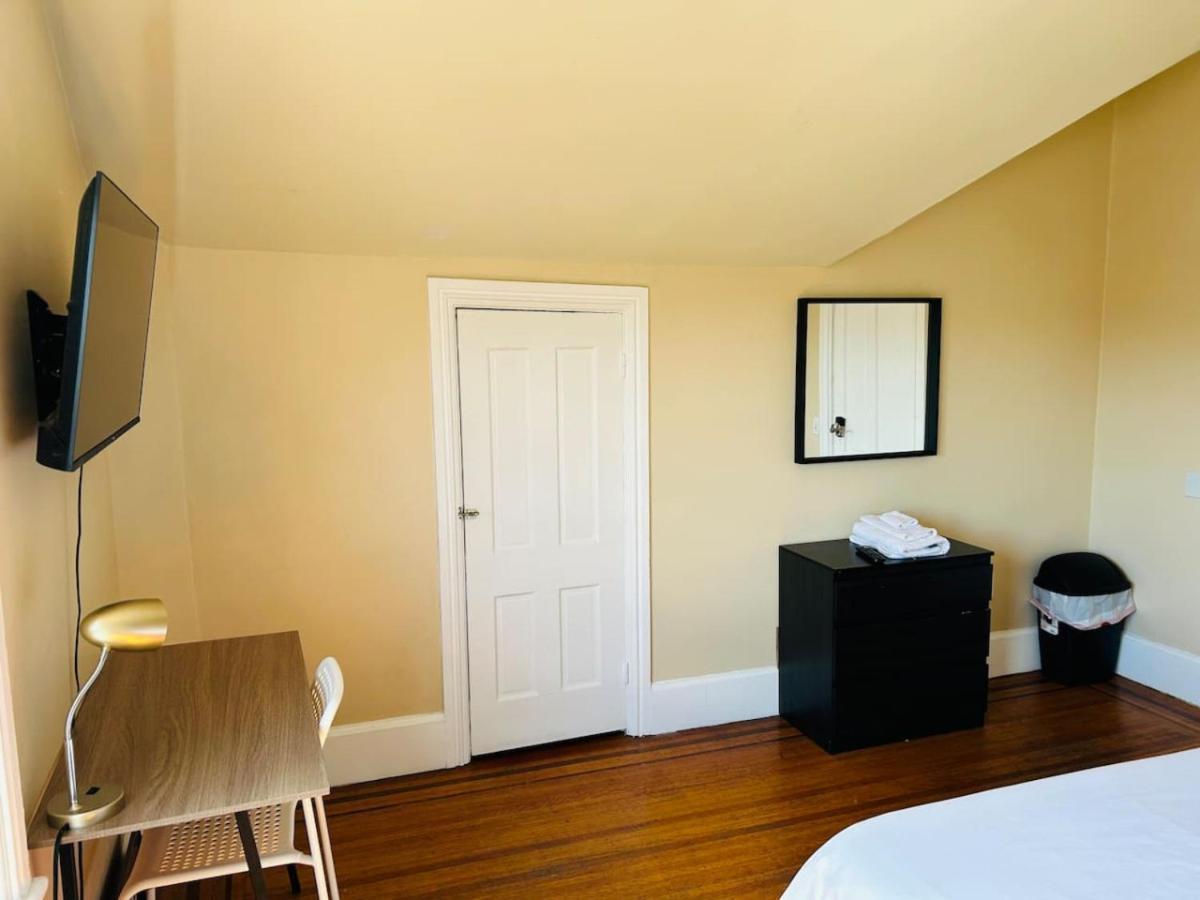 פרובידנס Sunny Spacious Room In Federal Hill, Downtown With Shared Bathroom And Kitchen מראה חיצוני תמונה